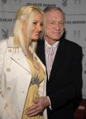 Citeste mai multe detalii despre articolul: Hugh Hefner isi doreste un copil